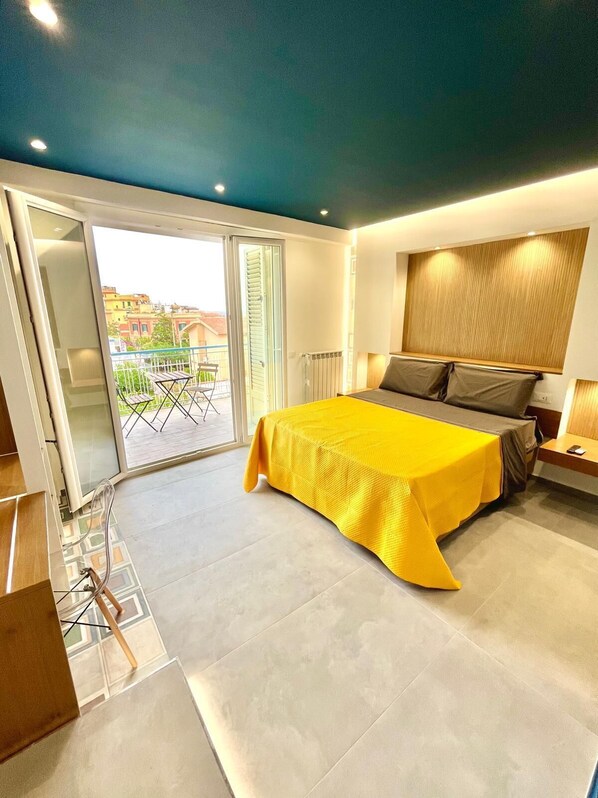 Desk, iron/ironing board, free WiFi - Mongibello rooftop (Palermo)