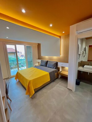 Individually decorated, desk, iron/ironing board, free WiFi - Mongibello rooftop (Palermo)