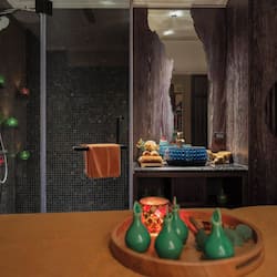 Couples treatment room(s), sauna, steam room, hot stone massages