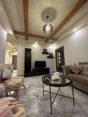 TV - 3 bedroom Apart At-al Kursi (Salmiya)