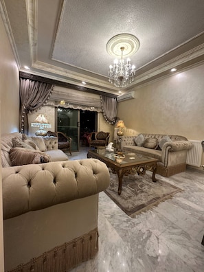 TV - 3 bedroom Apart At-al Kursi (Salmiya)