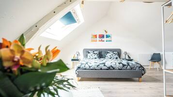 2 makuuhuonetta, työpöytä, silitysrauta/-lauta, ilmainen Wi-Fi