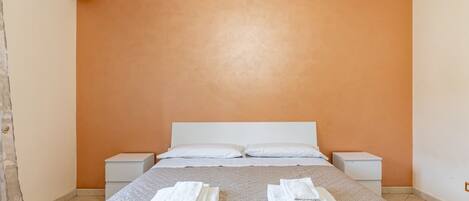2 chambres, fer et planche Ă repasser, Wi-Fi, literie fournie