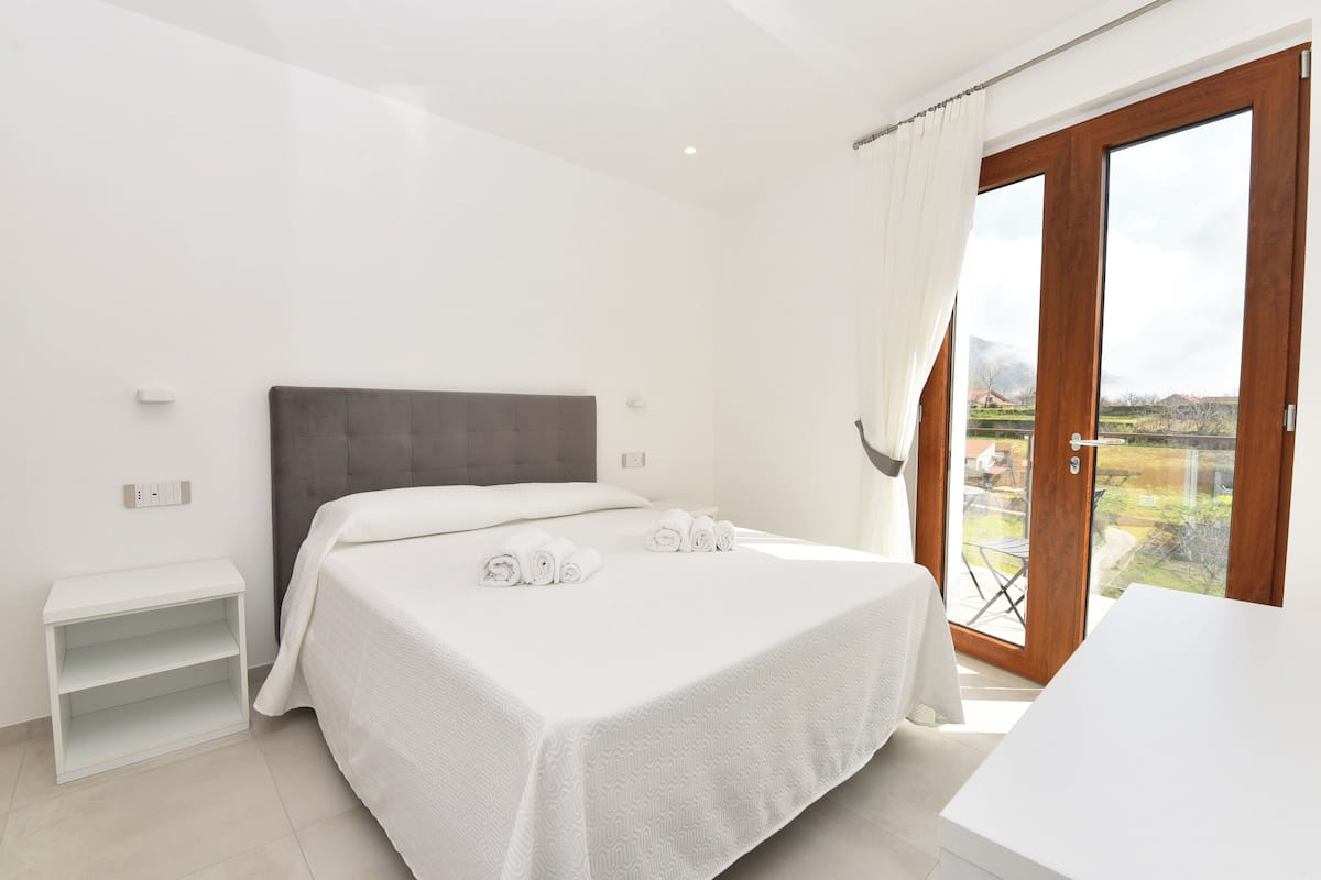 Superior Double Room, 1 Bedroom, Balcony, Hill View | Premium bedding, memory foam beds, individually furnished, desk