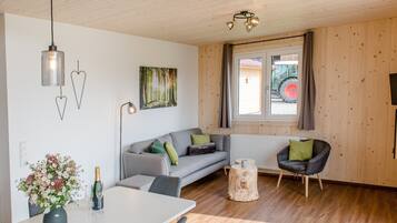 Fernseher, Tischtennisplatte