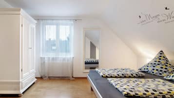 1 bedroom, free WiFi, bed sheets
