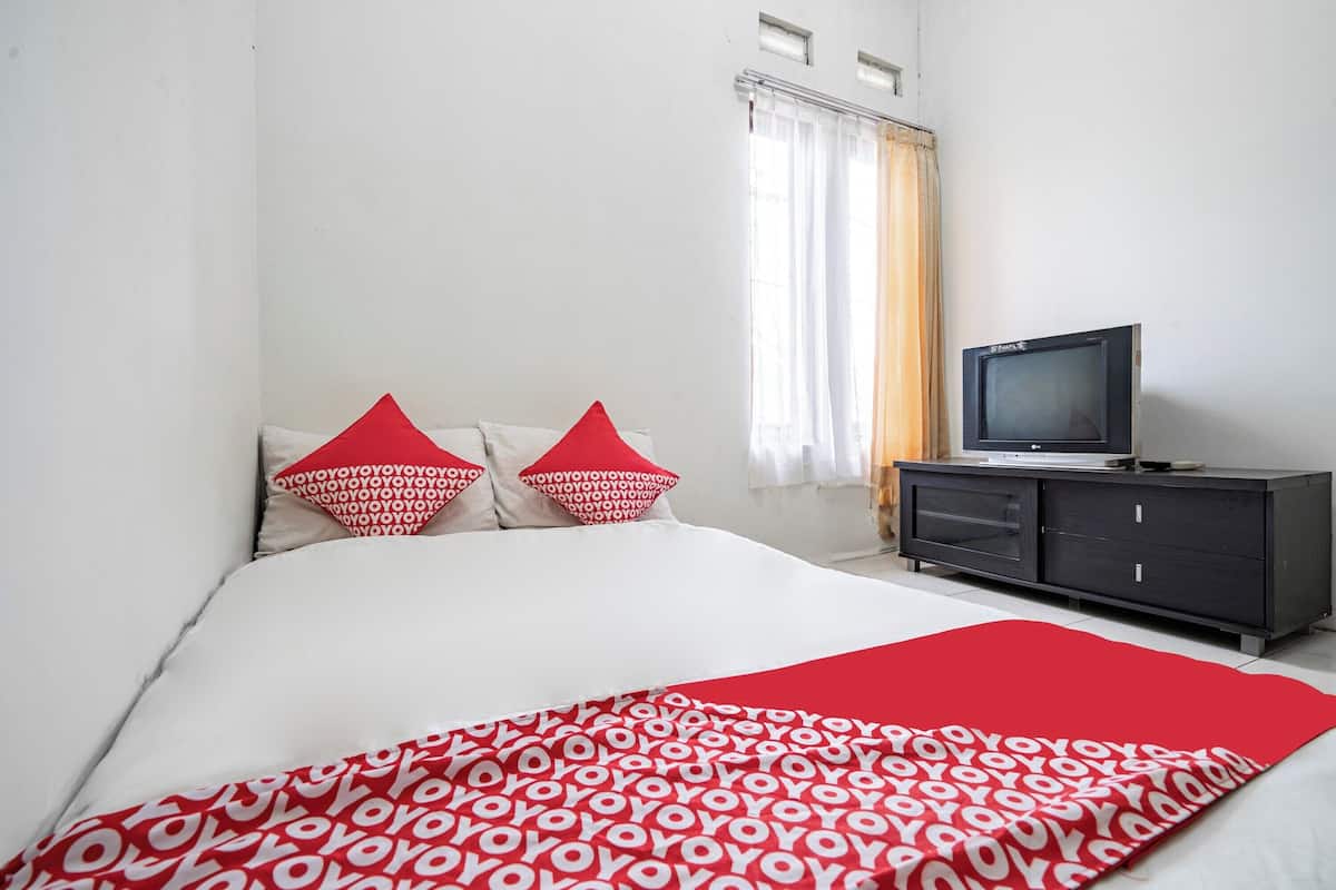Standard Double Room | 1 bedroom, bed sheets