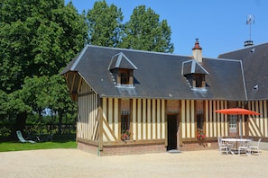 Exterior - Le Malis - Charming half-timbered family house with large garden (Saint-Jouin)