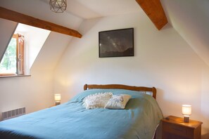 3 bedrooms, desk, iron/ironing board, Internet - Le Malis - Charming half-timbered family house with large garden (Saint-Jouin)