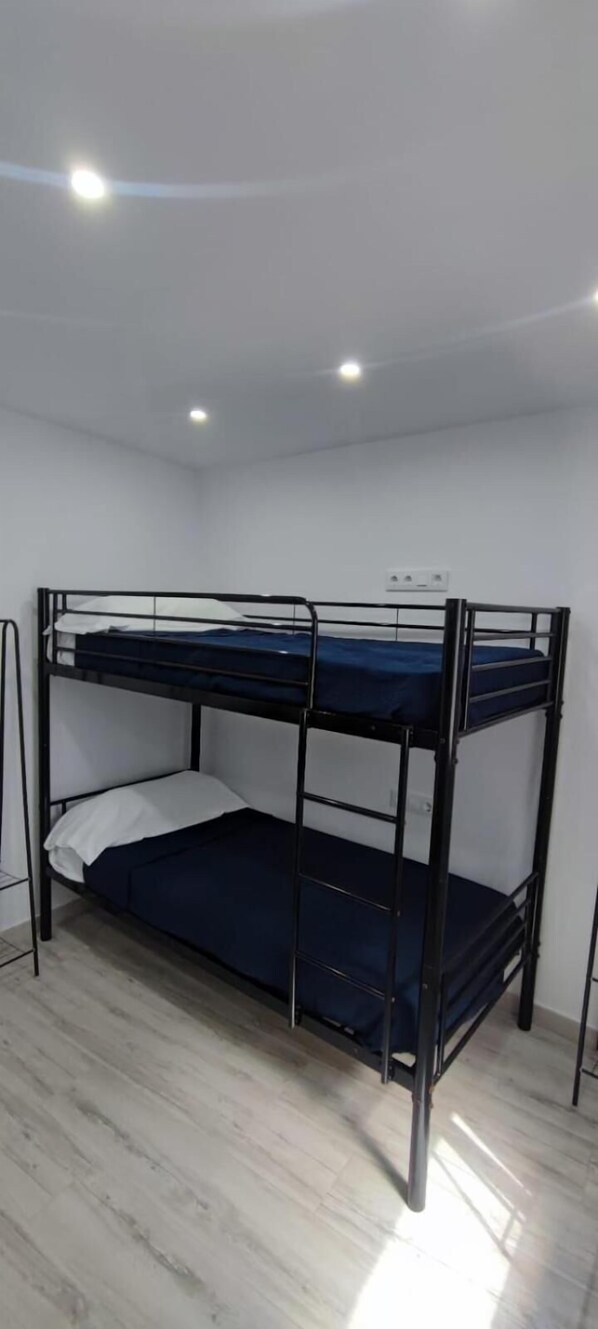 2 bedrooms, internet