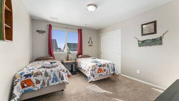 Schreibtisch, Bügeleisen/Bügelbrett, kostenloses WLAN, Bettwäsche