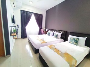 Luxury Triple Room | Iron/ironing board, free WiFi, bed sheets - Salaam Suites Hotel (Kota Bharu)