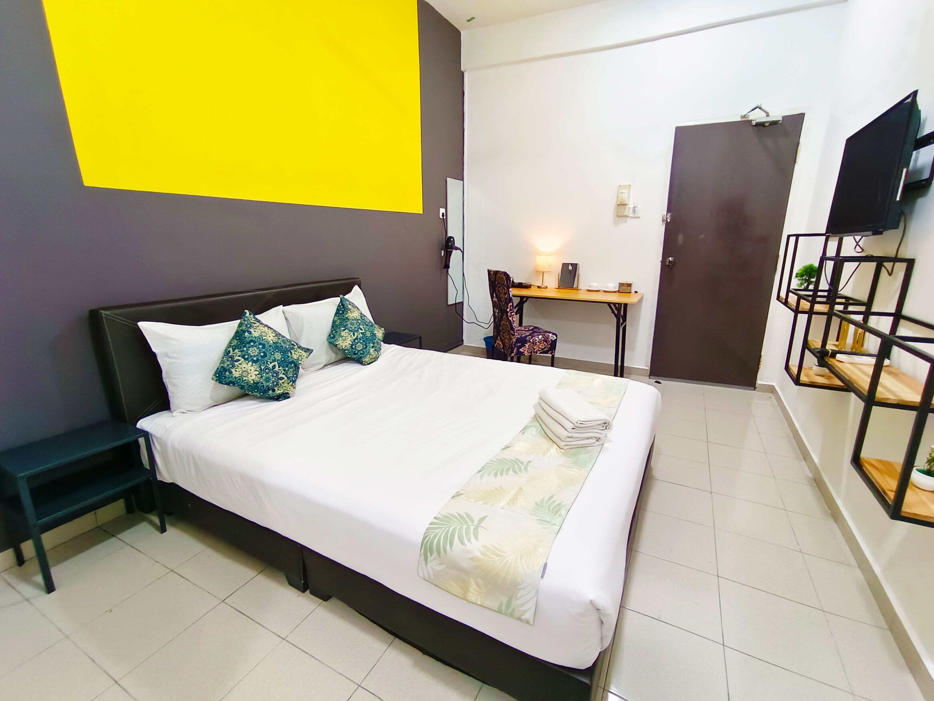 Superior Double Room | Iron/ironing board, free WiFi, bed sheets