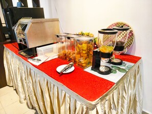 Desayuno buffet todos los días (con cargo)