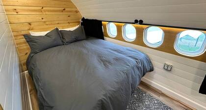 Epic Alaskan Airplane Home DC-9