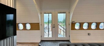 Epic Alaskan Airplane Home DC-9