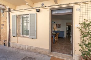 Exterior detail - [Space & Comfort] Elegant & New Near the Sea (Civitanova MARCHE)