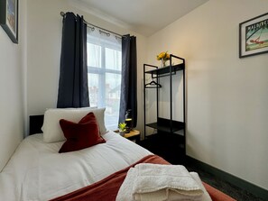 3 bedrooms, iron/ironing board, free WiFi