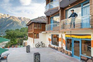 Exterior - Zostel Kalpa (Kalpa)