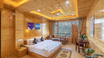 Chambre Deluxe, balcon | Espace de travail pour ordinateur portable, Wi-Fi gratuit, draps fournis