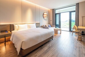 베이직 더블룸 | 고급 침구, 오리/거위털 이불, 메모리폼 침대, 미니바