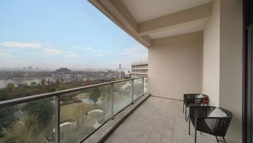 踏雪家庭套房 | 露台/庭院