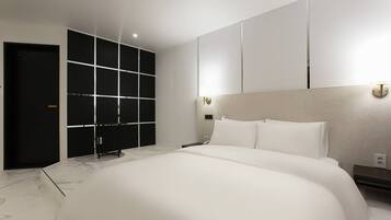 Luxury Double Room | Desk, free WiFi