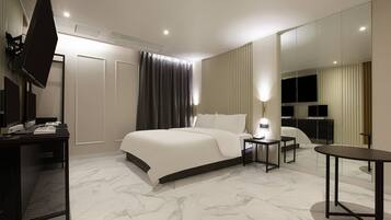 Deluxe Double Room | Desk, free WiFi