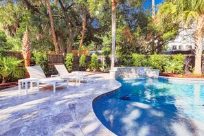 Unclassified image, 5 of 50, button