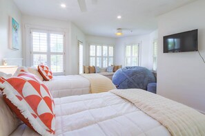 4 bedrooms, iron/ironing board, WiFi, bed sheets
