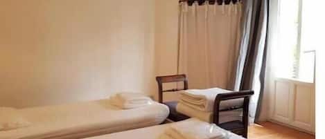 2 soverom, strykejern/-brett, wi-fi og sengetøy