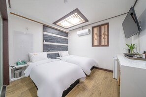 스탠다드 트윈룸 | 욕실 | 헤어드라이어, 슬리퍼