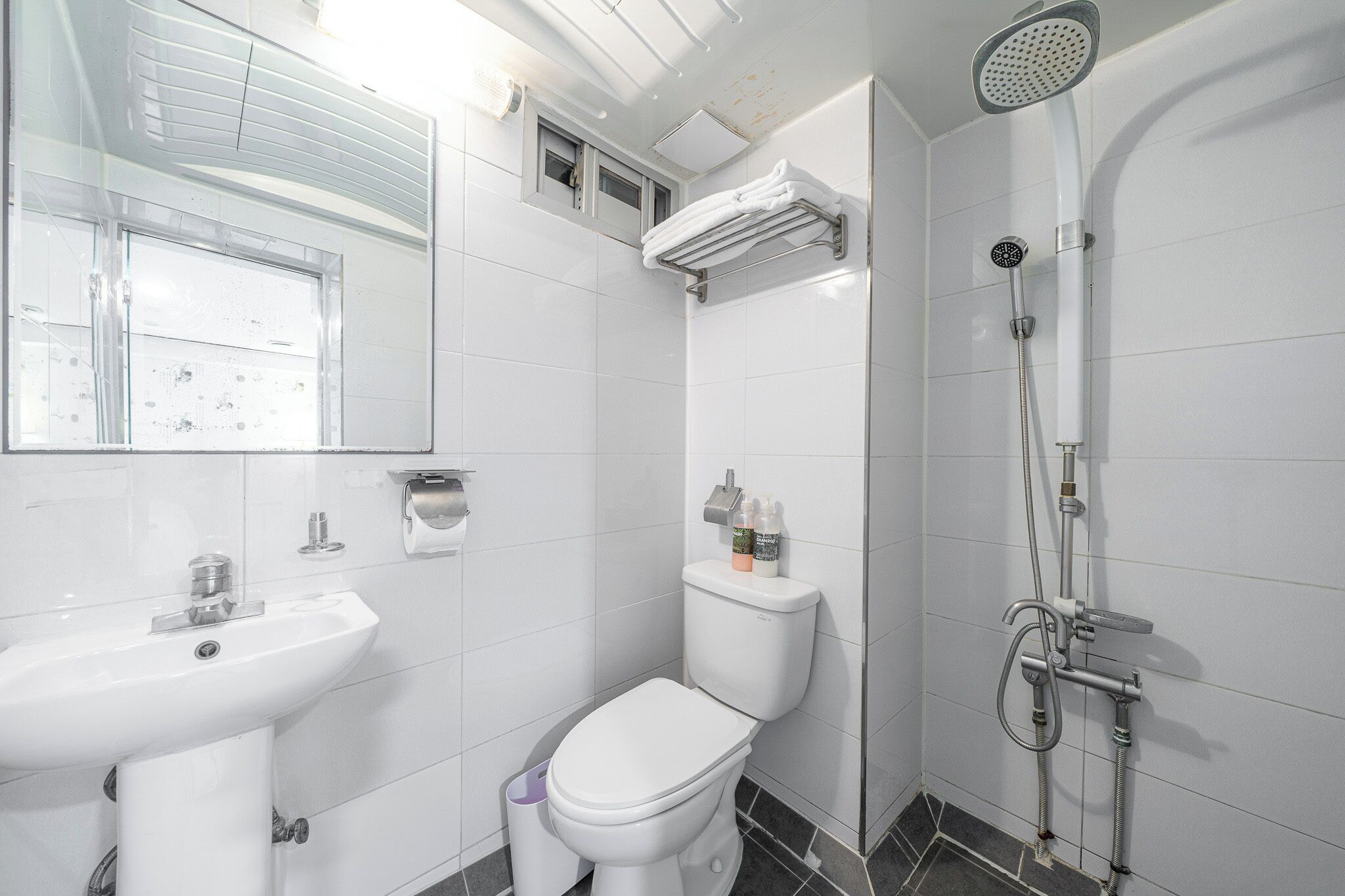 Standard Double Room | Bathroom