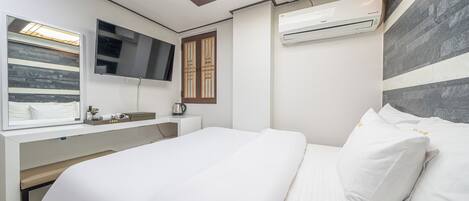 Standard Double Room | Soundproofing, free WiFi