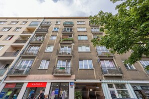 Front of property - Grójecka Apartment by Renters (Warsaw)