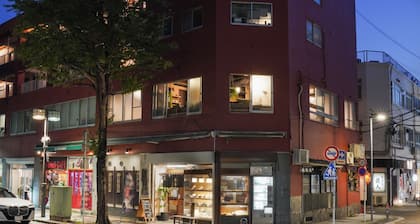 Stay in Yokohama Retro Old Town, film and drama locations! 5LDK, 100 sq.m. 5-minute walk to JR Kannai Station and 6 stations on 4 lines are available!