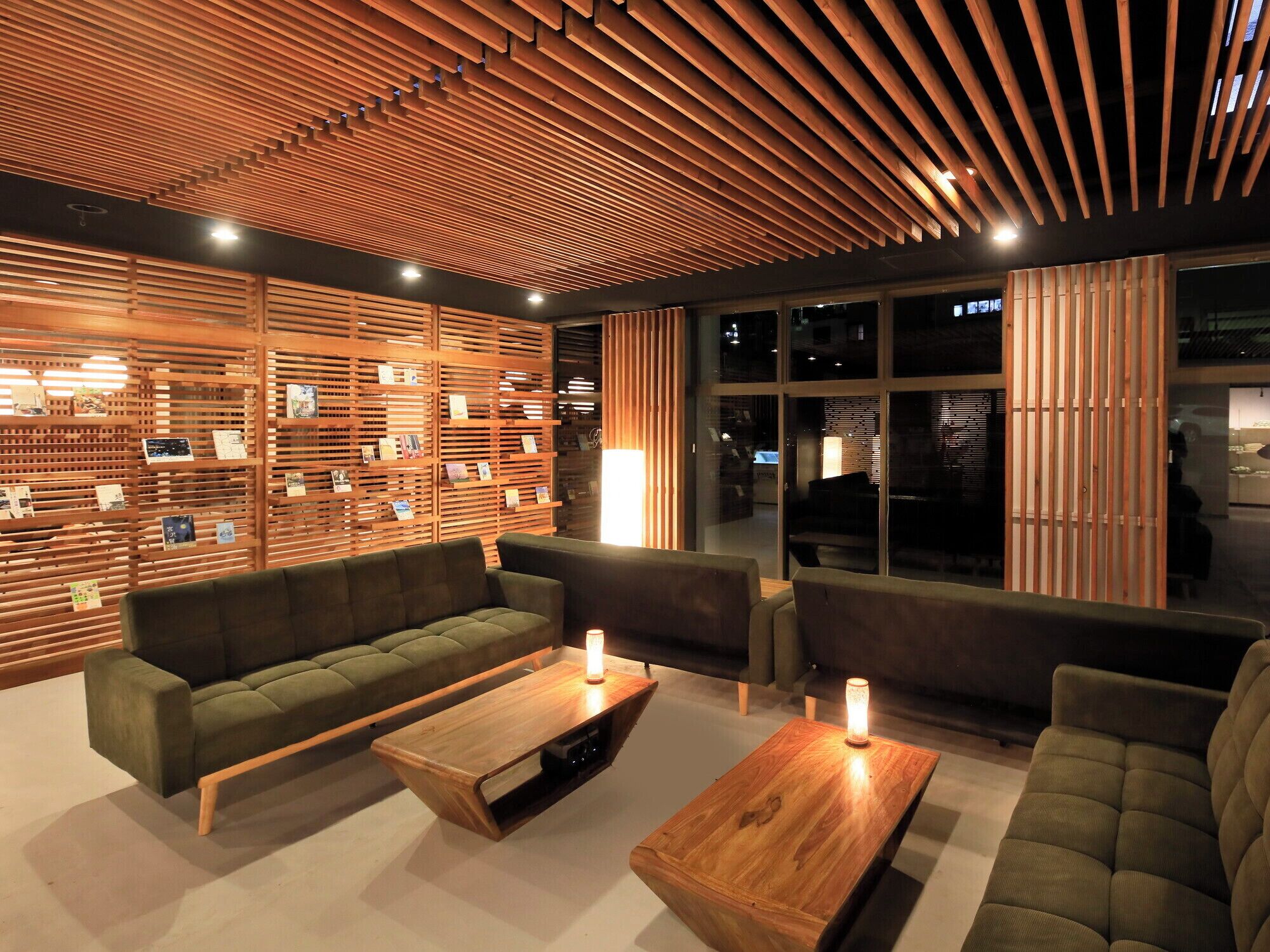 Lobby lounge