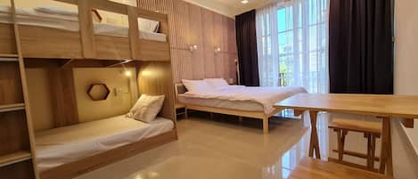 Deluxe Studio Suite, Garden View | Hypo-allergenic bedding, individually decorated, individually furnished