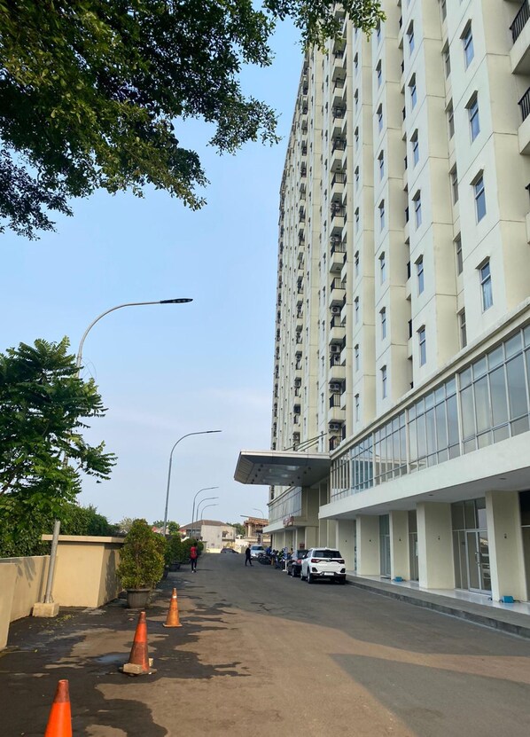 Exterior - Hotel O Nina's Room (Depok)