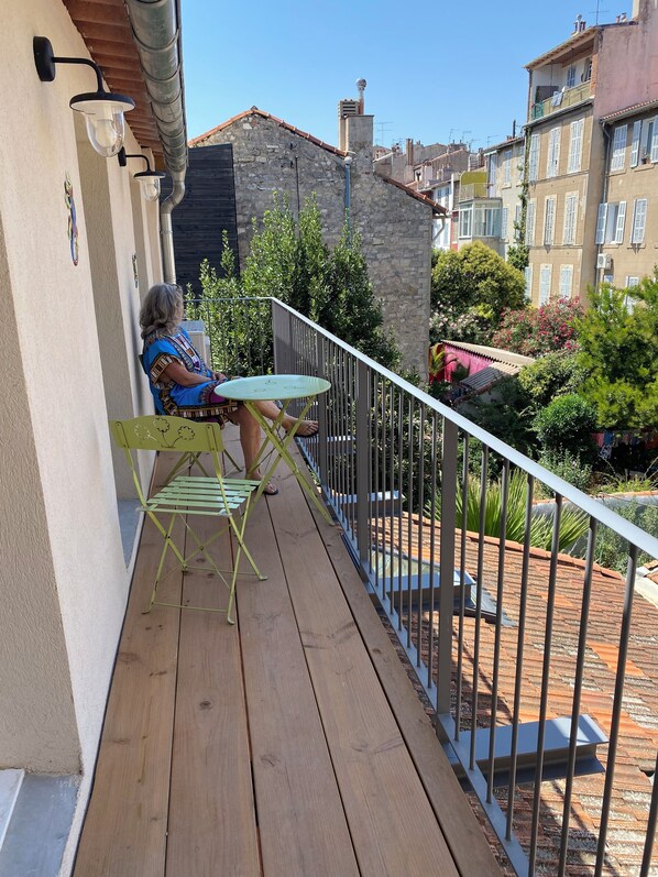 Terrace/patio - Quiet location in the heart of Marseille, near La Plaine and Cours Julien. (Marseille)