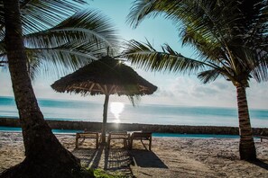 Private beach, white sand, beach towels - JAZ Adonia (Uroa)