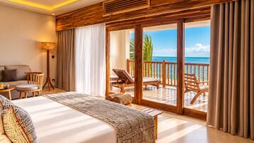 Habitación de hotel con una cama grande, una zona de estar con una silla y una mesa, un balcón con vista al océano y paneles de madera en las paredes.