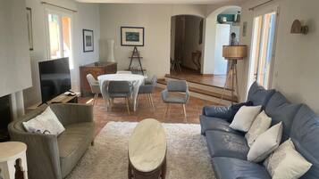 TV, fireplace, stereo, printers