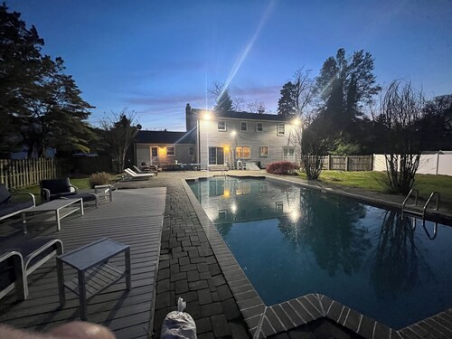 POOL, 5-bedroom in jersey Shore, Grill , AC, WiFi, Parking, TV, Gaming, Full Kit