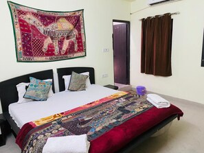 1 chambre, bureau, espace de travail pour ordinateur portable