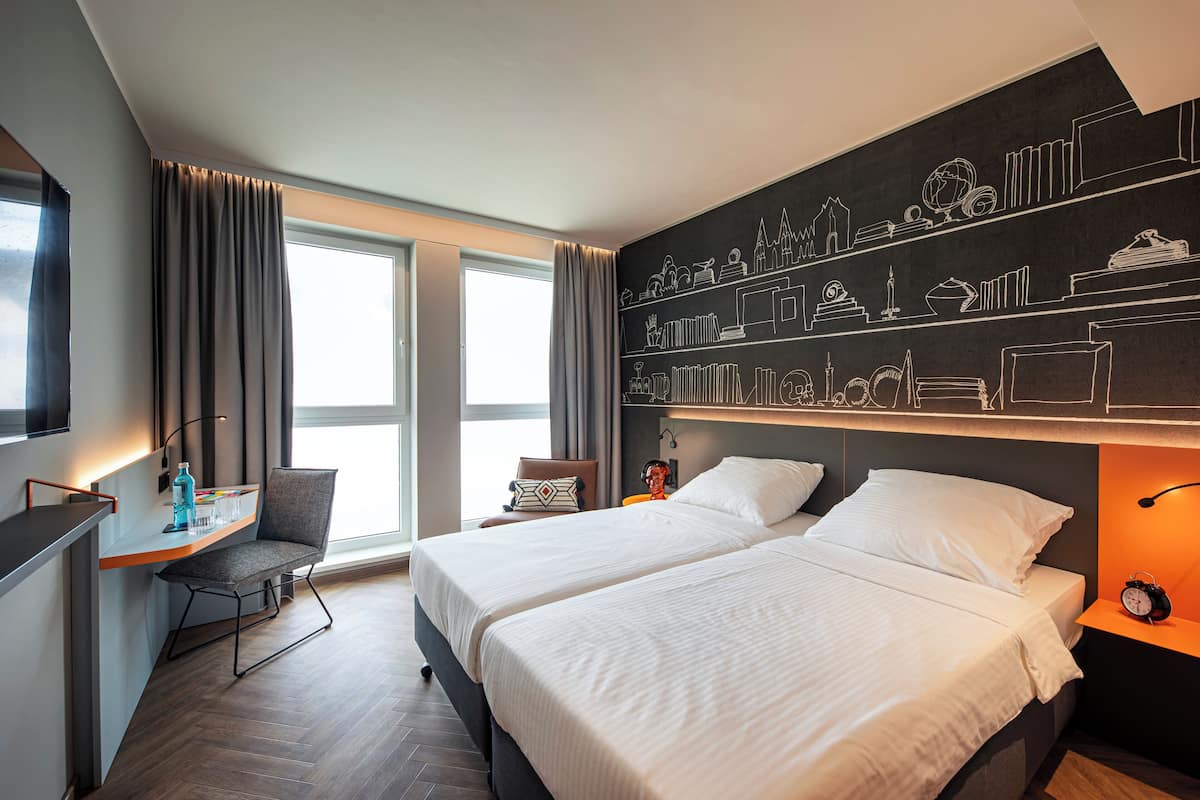 Superior Double Room | Desk, laptop workspace, WiFi (free), bed sheets