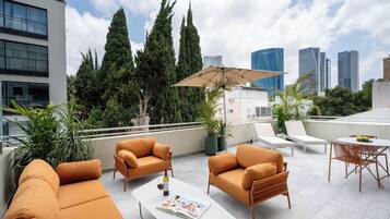 One-Bedroom Apartment with Big Terrace & Sofabed | Terrasse/Patio