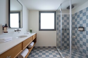 Bathroom - master Mazeh (Tel Aviv)