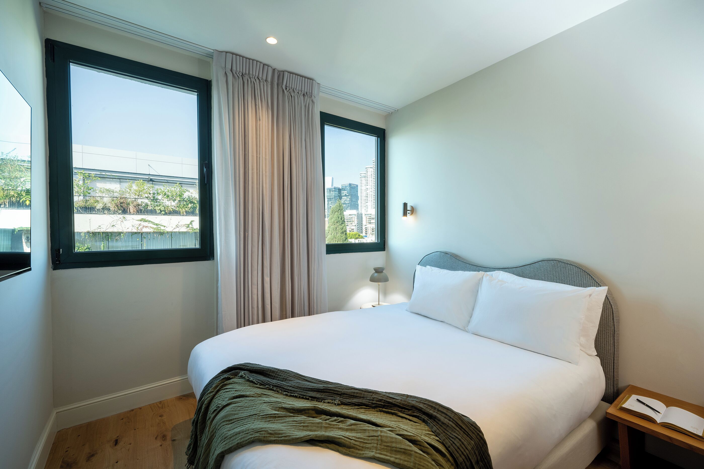 公寓, 1 间卧室, 阳台 | 客房内保险箱、办公桌、笔记本电脑工作区、遮光窗帘