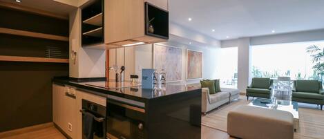 Piano cottura, macchina per tè/caffè, tostapane